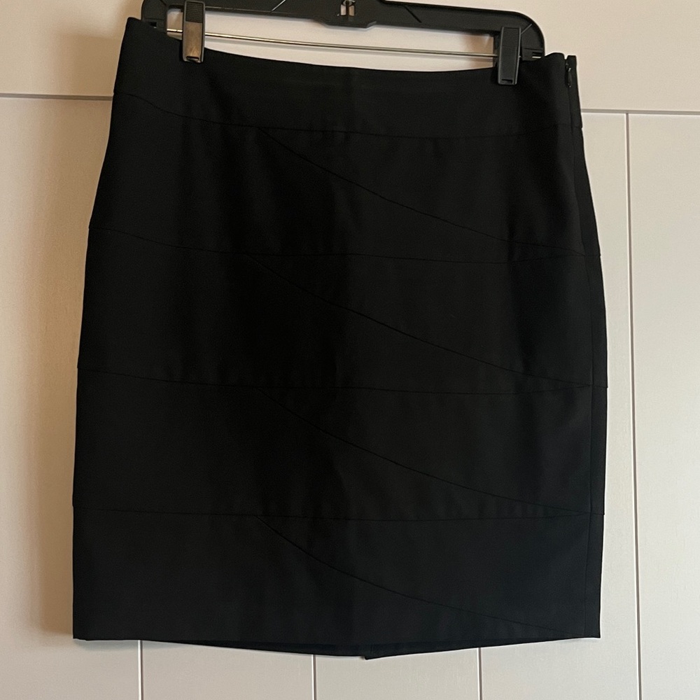 The Limited Elegant Black Pencil Skirt